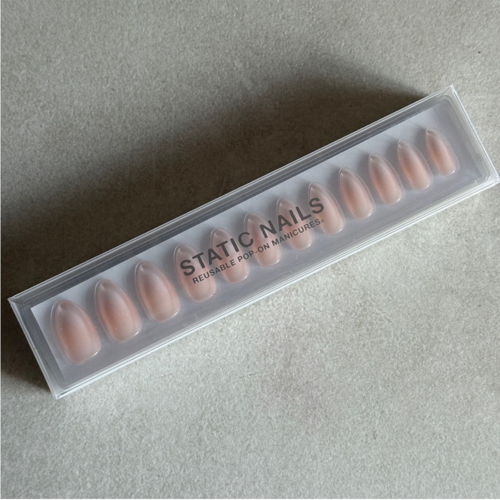 NIB Static Nails Reusable Pop-On Manicure
- Mademoiselle Almond Nude